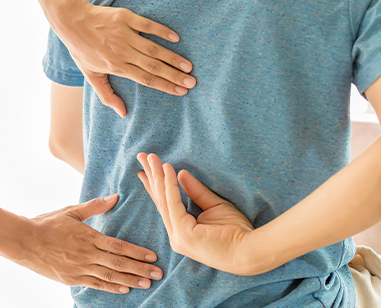 Read more about the article Você sabia que dor nas costas pode se tratar de uma doença reumatológica?